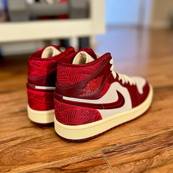 Air Jordan 1 Special Edition “Tiki Leaf” - Picture 3 of 10